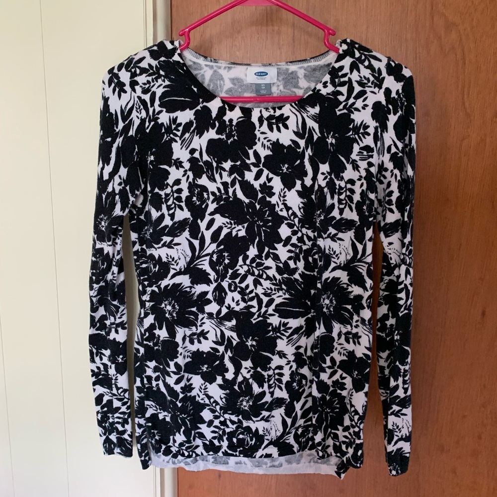 🪐 Floral Print Sweater